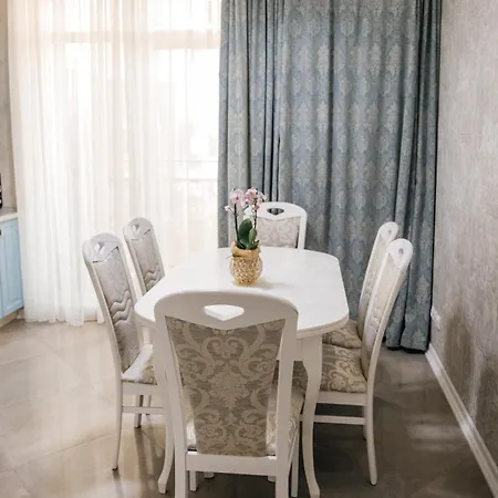 Apartment в аркадии, 3х комнатная, 3й этаж