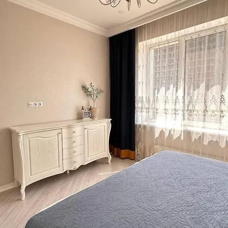 Apartmán в аркадии, 3х комнатная, 3й этаж Oděsa